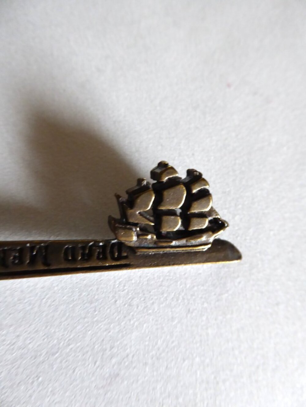 NEW VINTAGE DISNEY MAGIC KEY COLLECTION PIRATES CARIBBEAN METAL SKELETON KEY - Picture 10 of 15